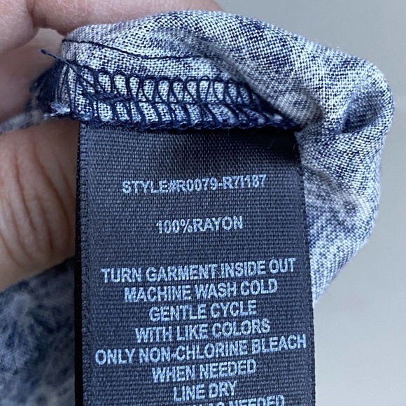 Sanctuary Women's Romper Size L Naomi Printed Pintuck Navy - Picture 10 of 10